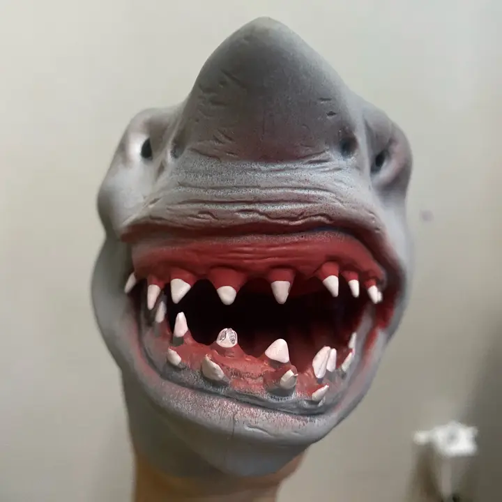 the.shark.puppet