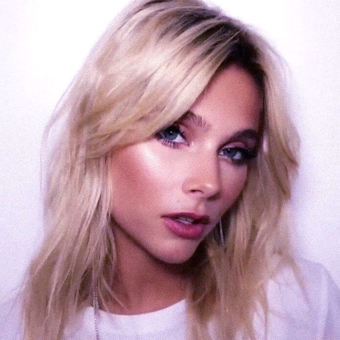 Valentina Zenere valentinazenereeoficial