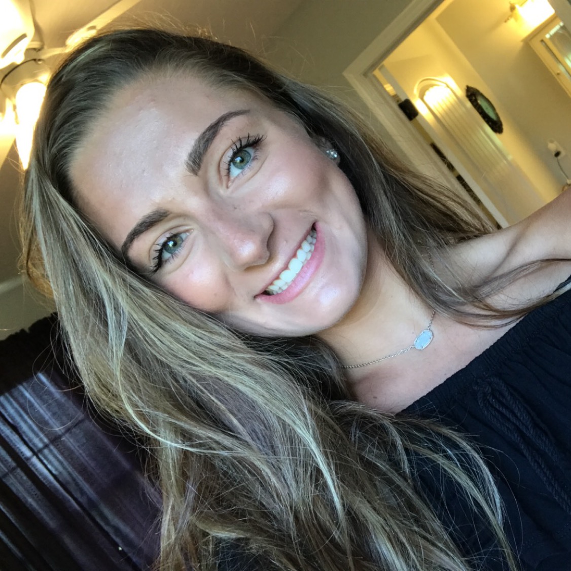 Zoe Webb zoenwebb