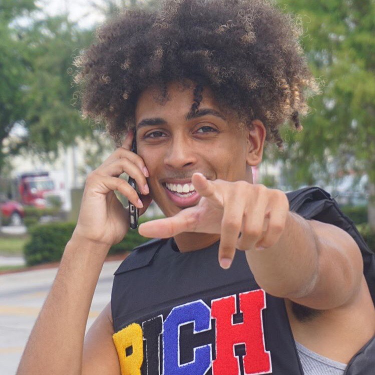 Instagram: curlyhead_john curlyheadjohn__