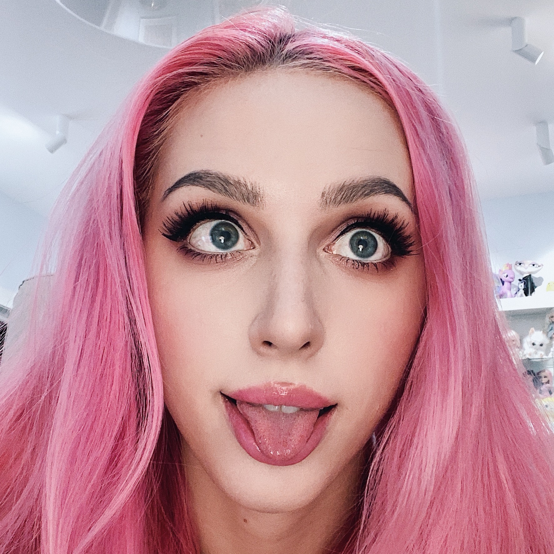 Kate Clapp kateclappofficial