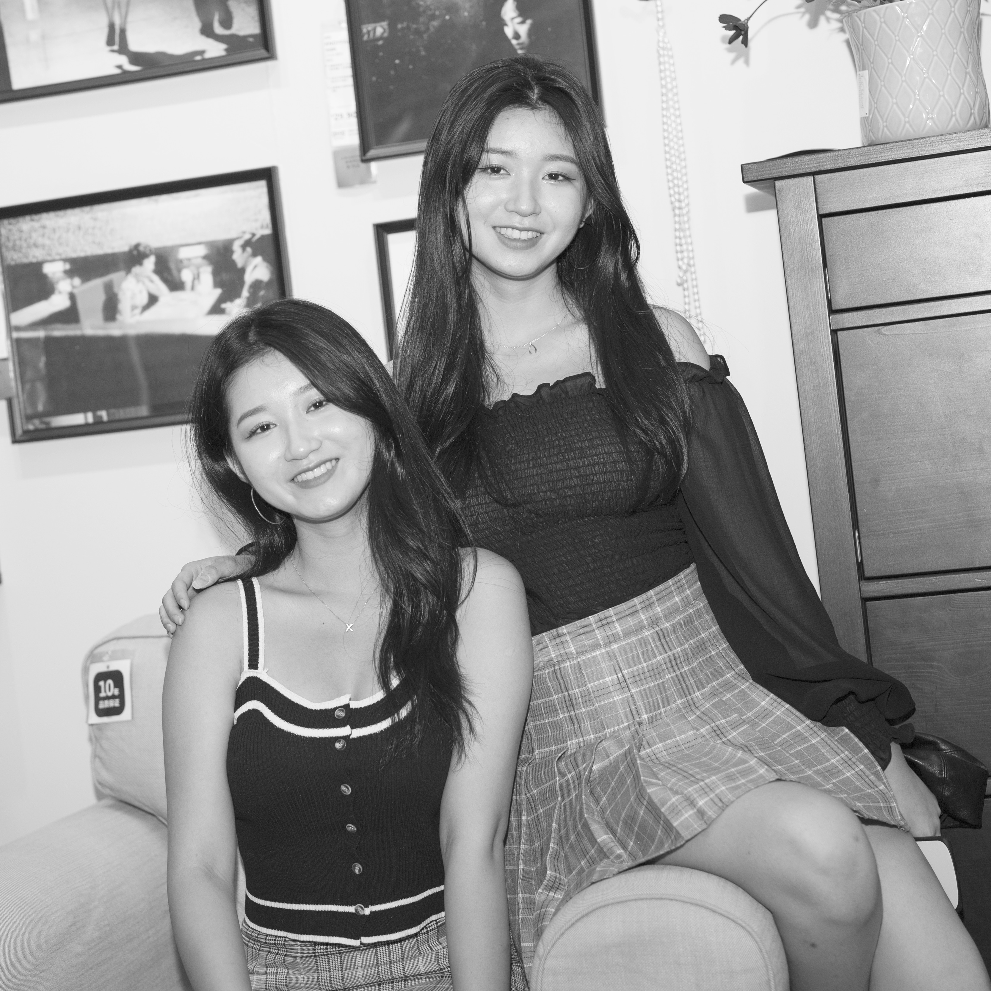 Jess and Mon Song thesongtwins