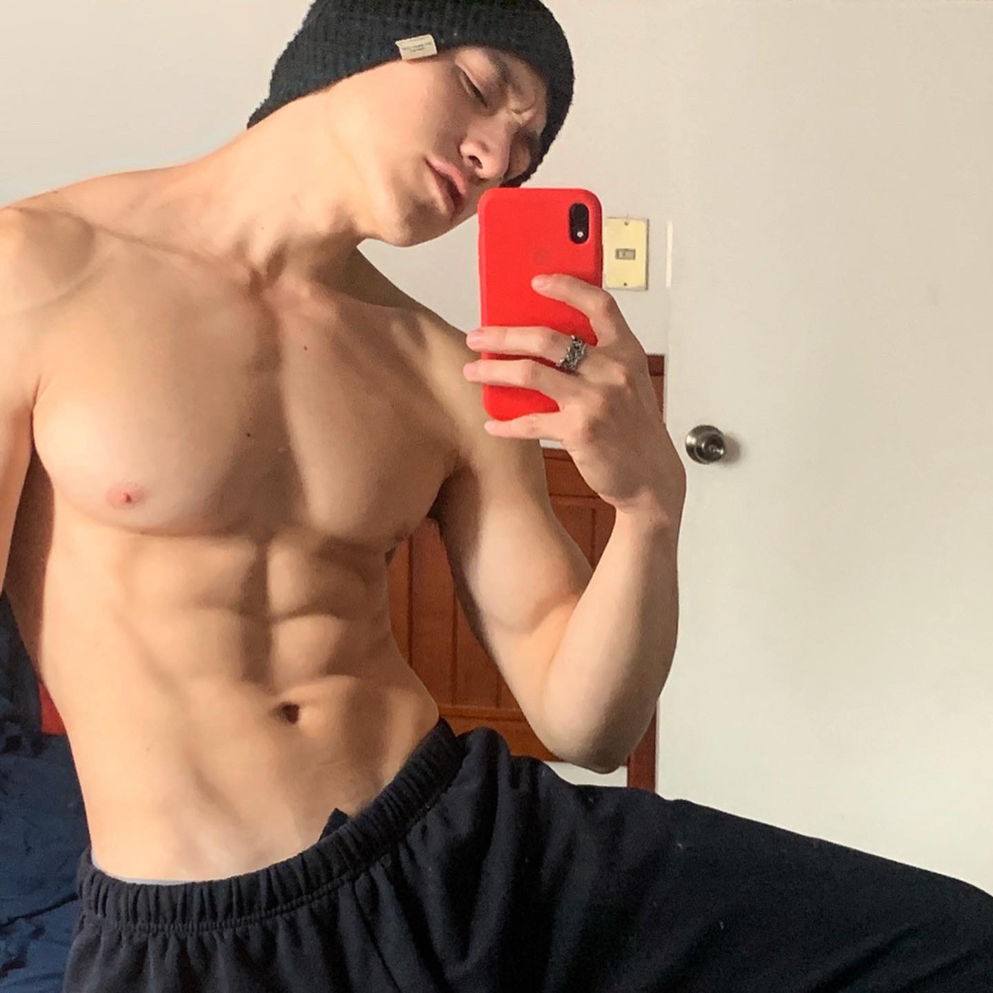 Leo Barstarzz leobarstarzz