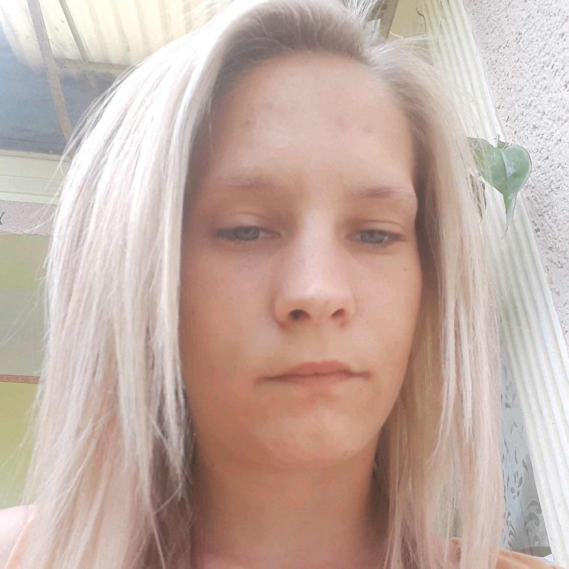 Évi Zatkó evizatko23