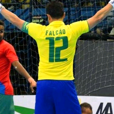 @Futshow futshow12