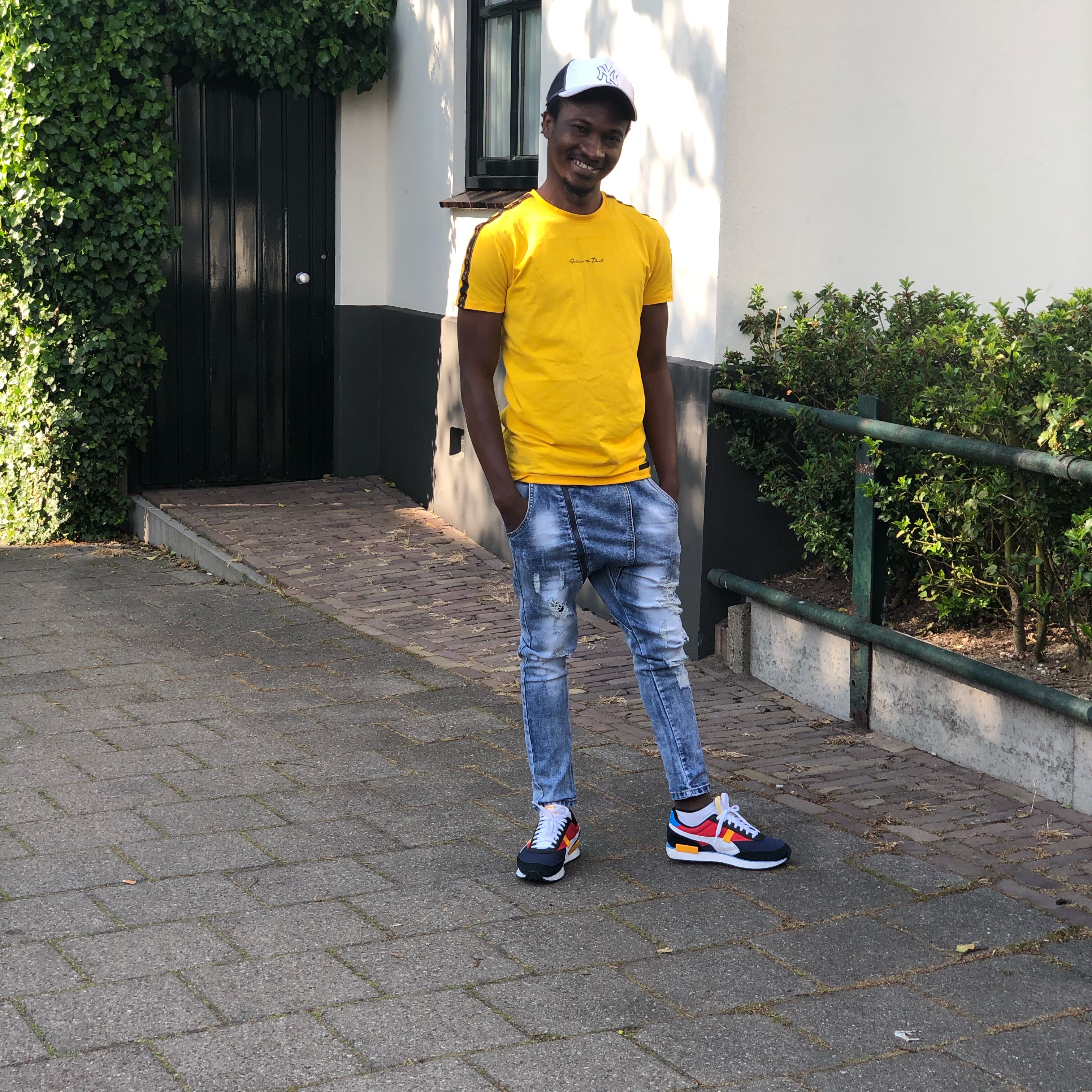 Babe Armani babe_armani_unusual