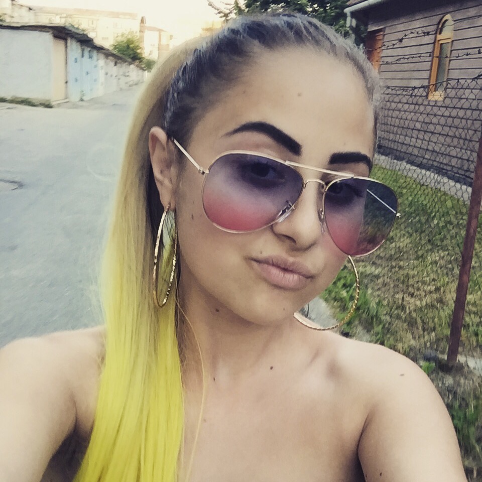 Denisa Betyy denisabetyy2