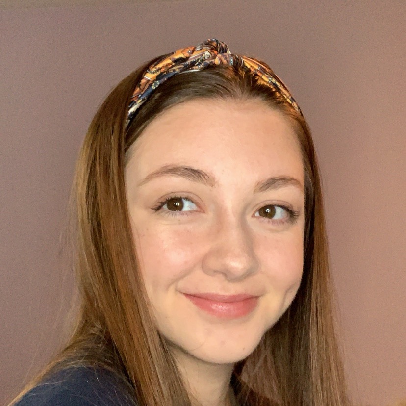 Carly Holmes carly_ho