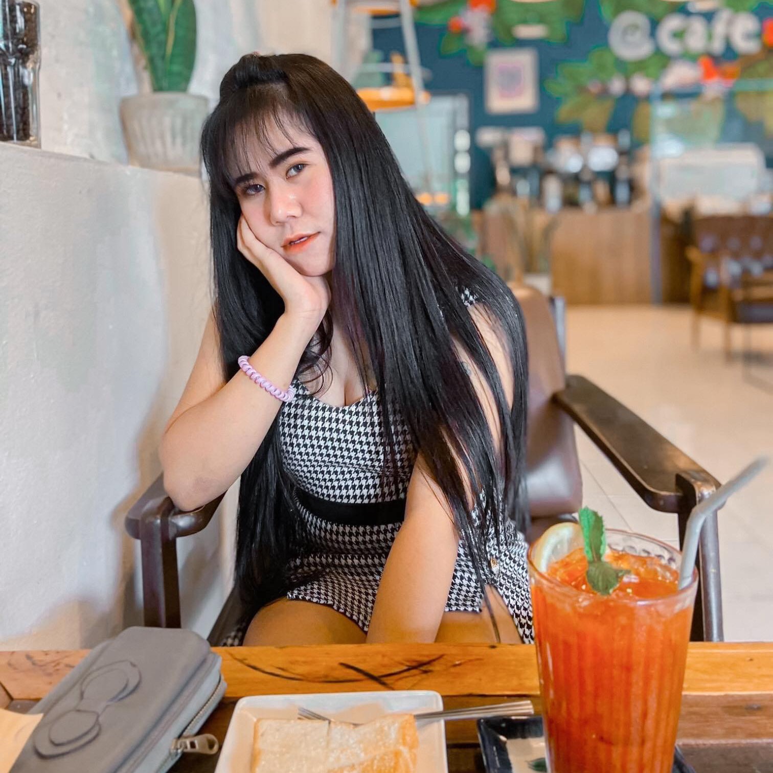 Rungtiwa rungtiwa.ying