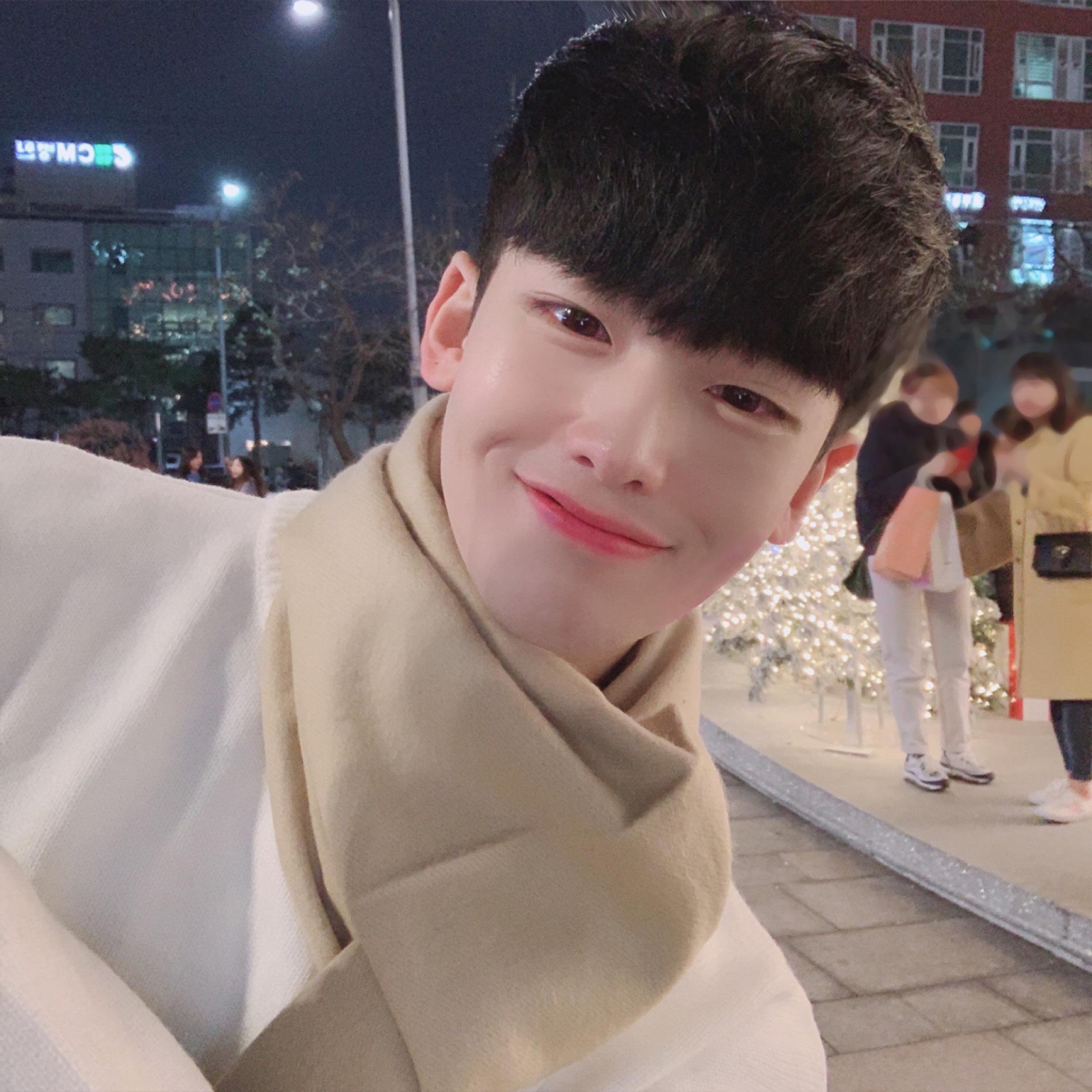 우인 WOOIN w__ing_