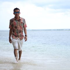 Izay Putra izayputra