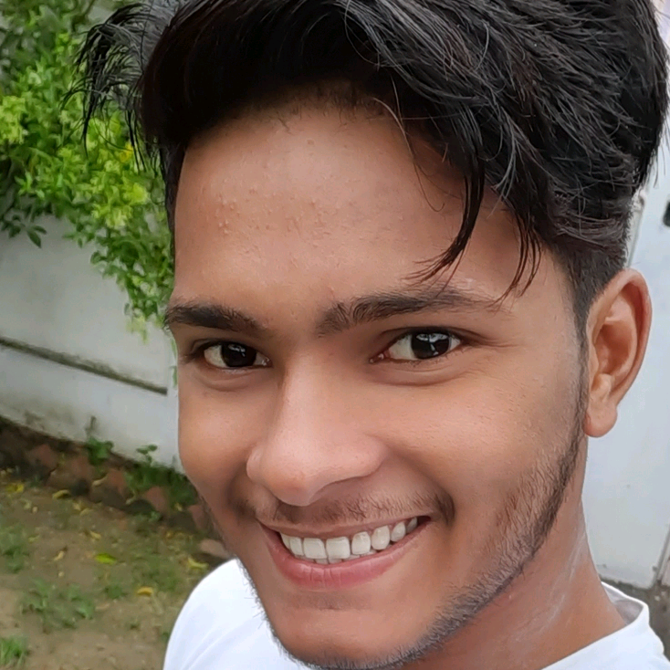 d3s! chh0r@😏👻 aadilkhanxx09