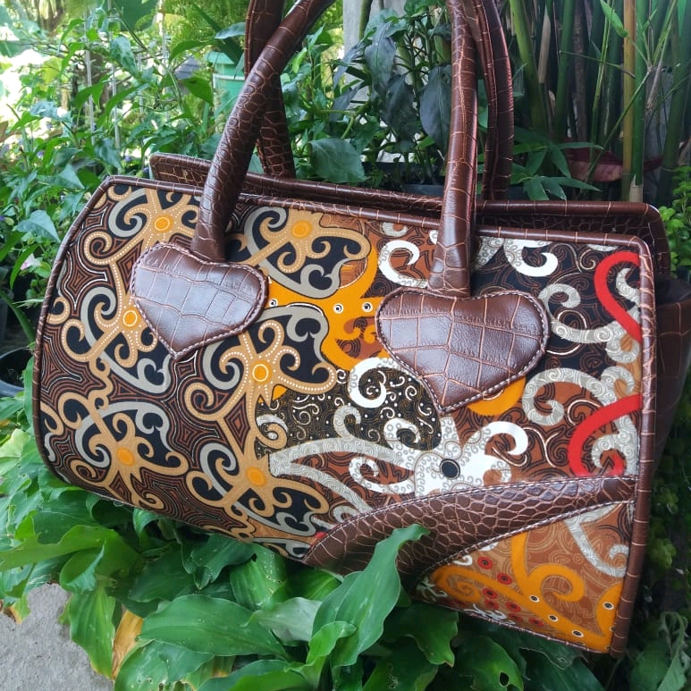 3 Warna Borneo 3warna_borneo