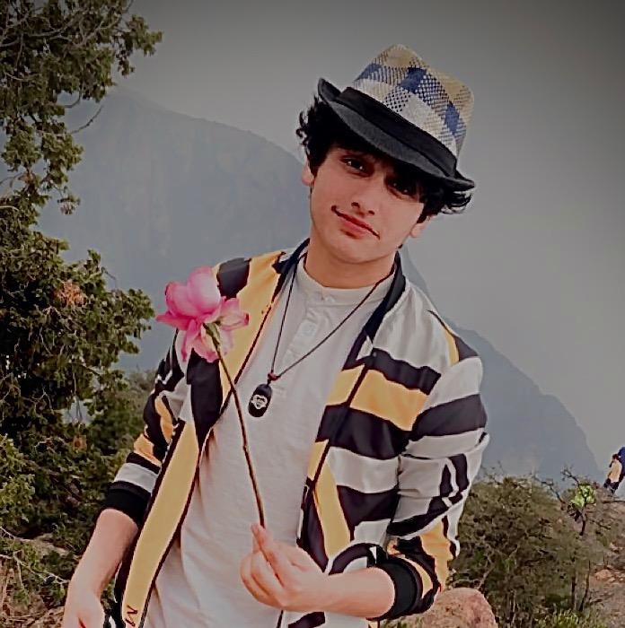 L A F I .10 lafi.mehmood10
