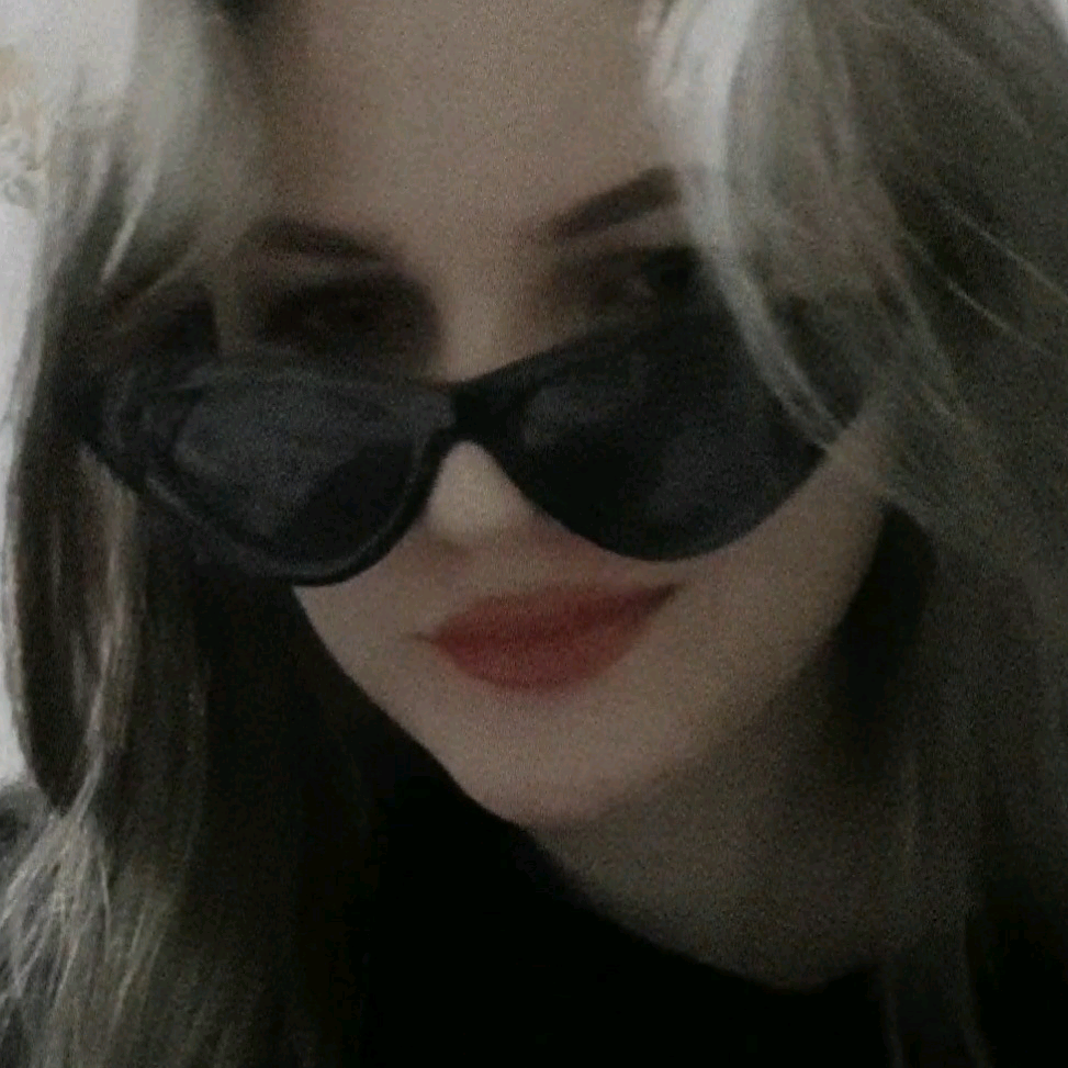 юля juliyaxaxax