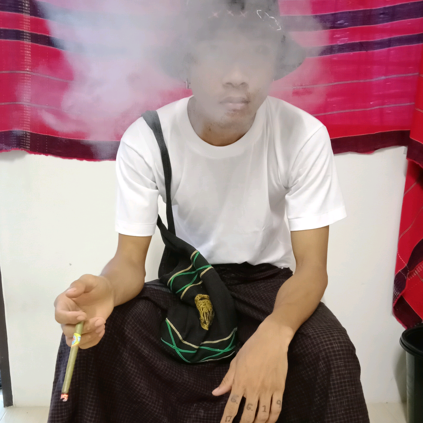 Ko Yar Zar Aung user456381722