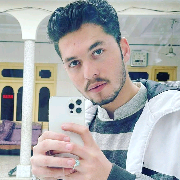 I AM AMIR kingshah1015