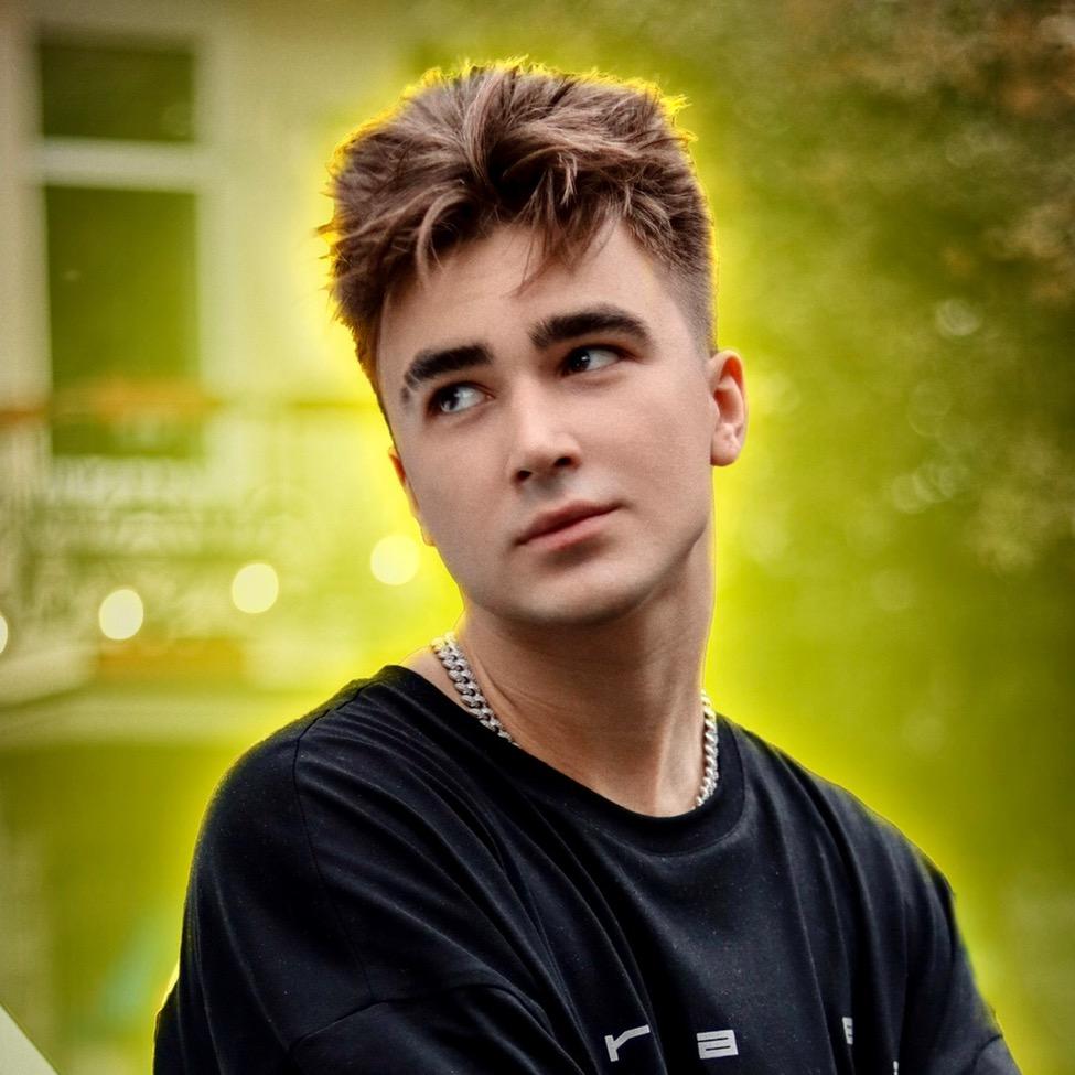 Даник 🧸 danik