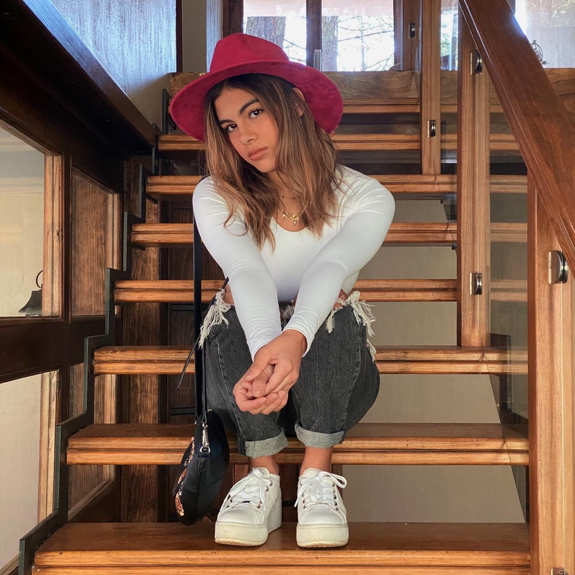 Camila Contreras  camcontreras___