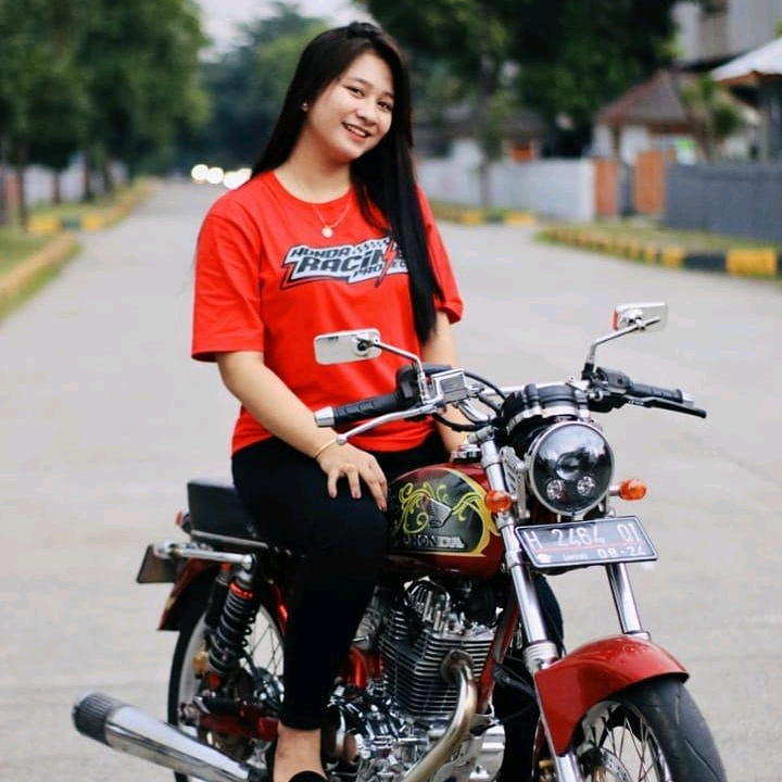 Diah Ayu Puspitasari _ceoofbajuharam