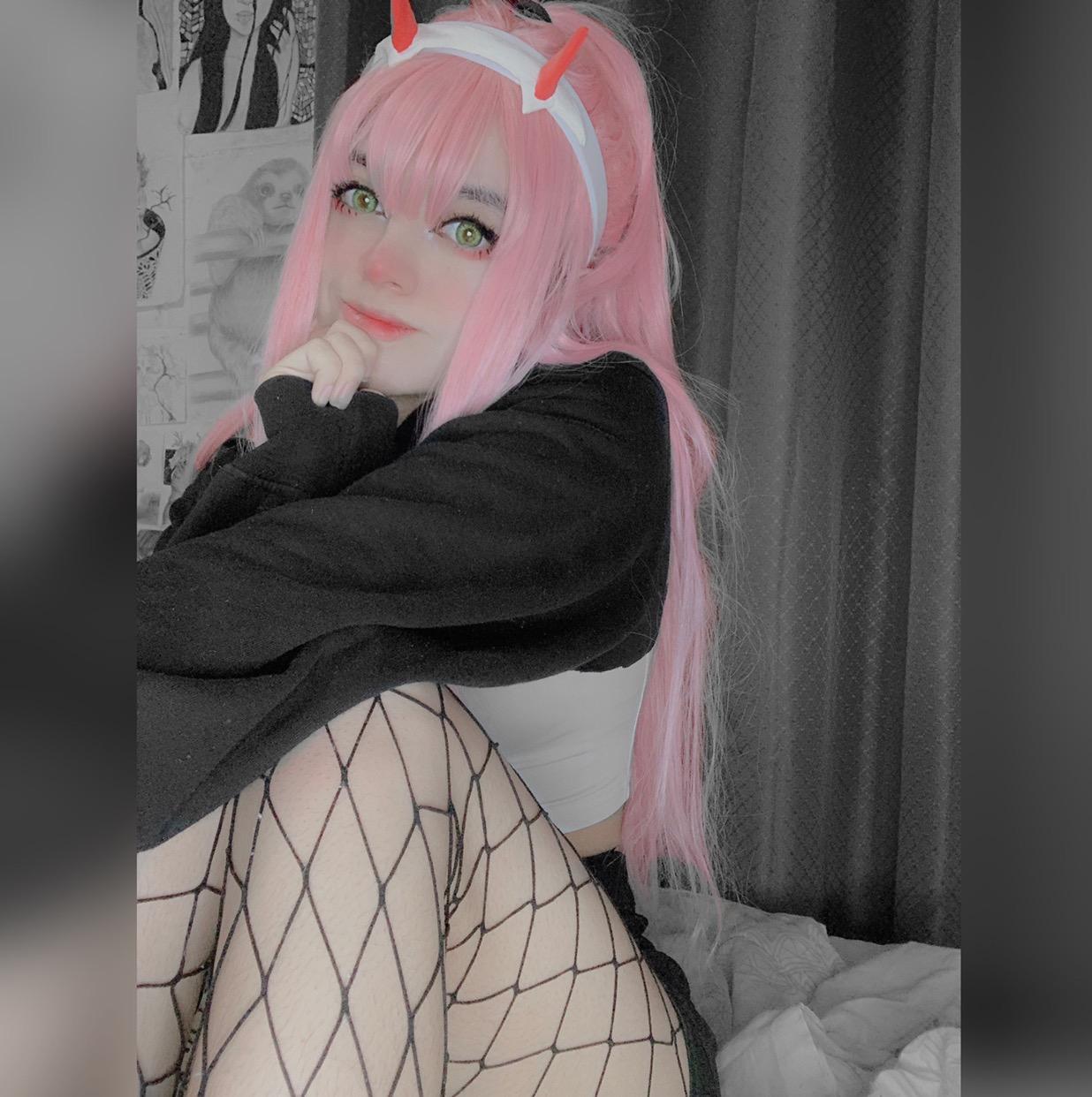 Frida Corona elfribrain