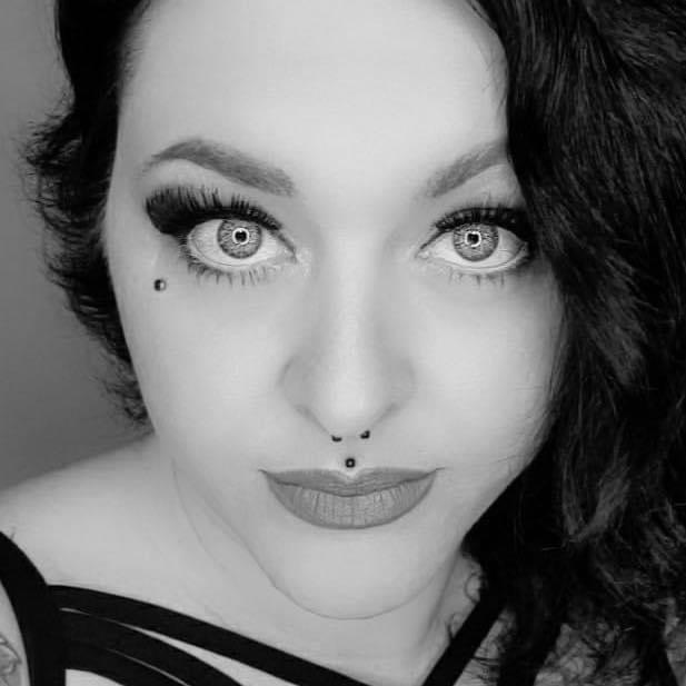 Nikita Holmes sassy_poet
