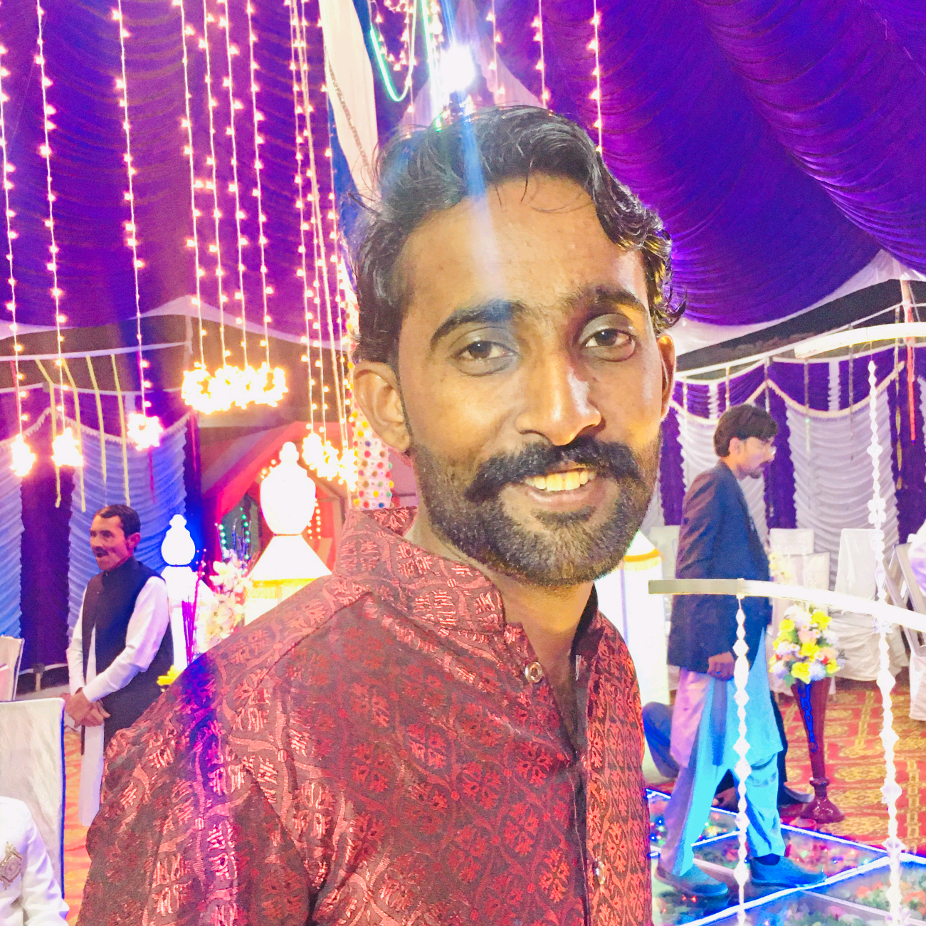 Qamar Jan bajeer qamarbajeer