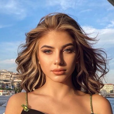 Sude Özcan suddeozcan