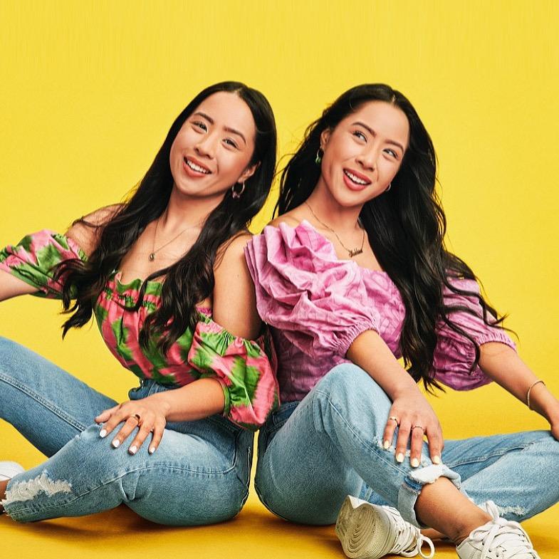 Samantha & Madeleine caleontwins
