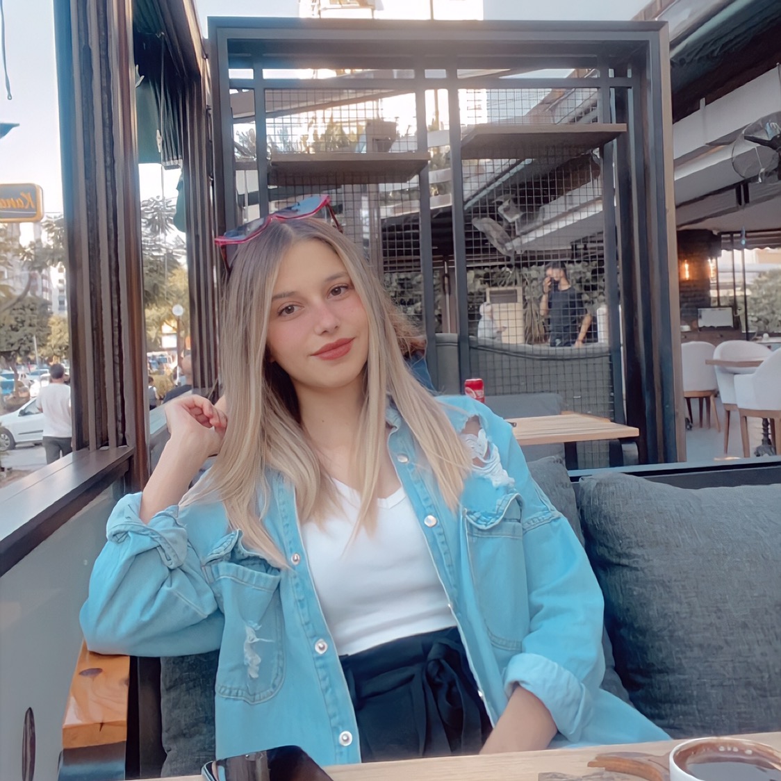 Zeynep Erbil zeyneperbill_