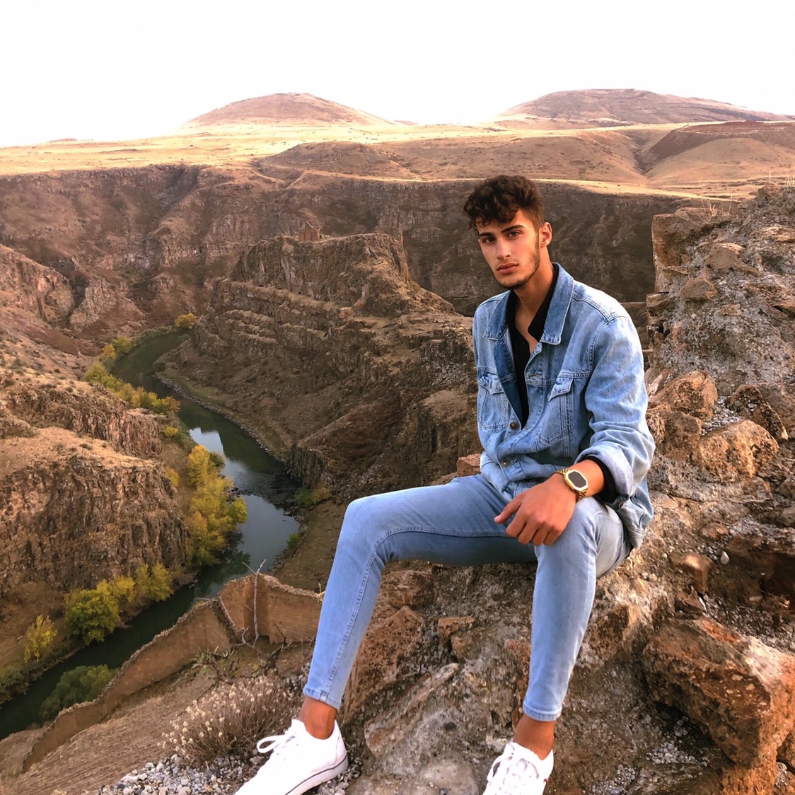 Burak Çağrı Karaoğlu burakkaraoglux