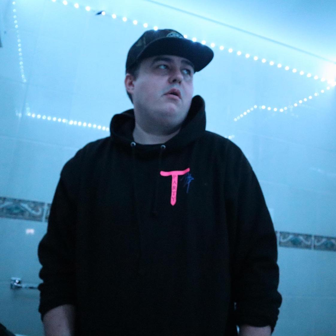 daz_black daz_black