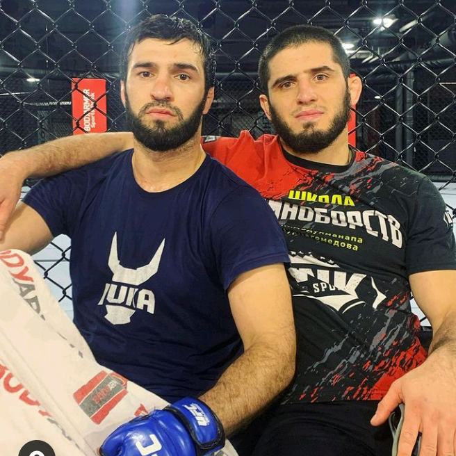 Fanat_ISLAM MAKHACHEV ufc_tjk_russ