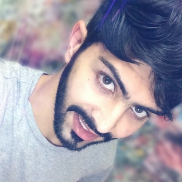 محتااار a7bk_mooot