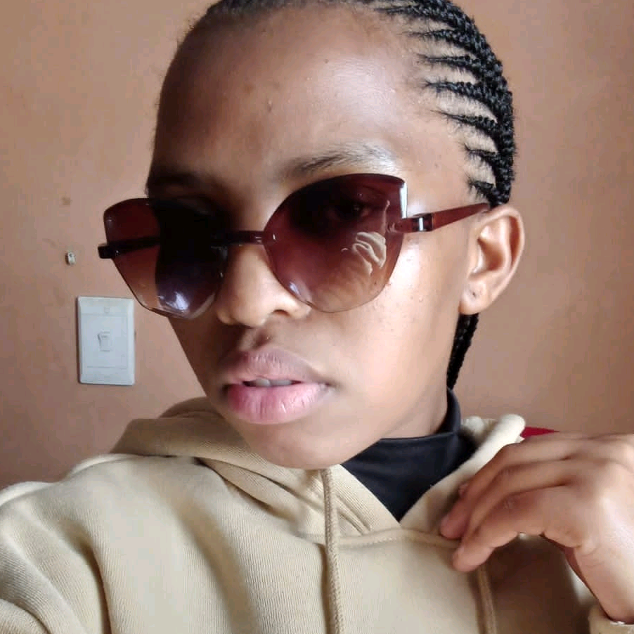 user1884356621473 luniko_manuku22