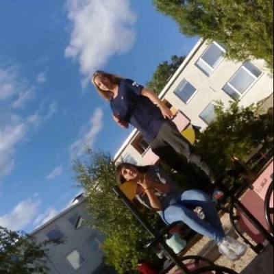 Elin och Olivia ehomusical.ly