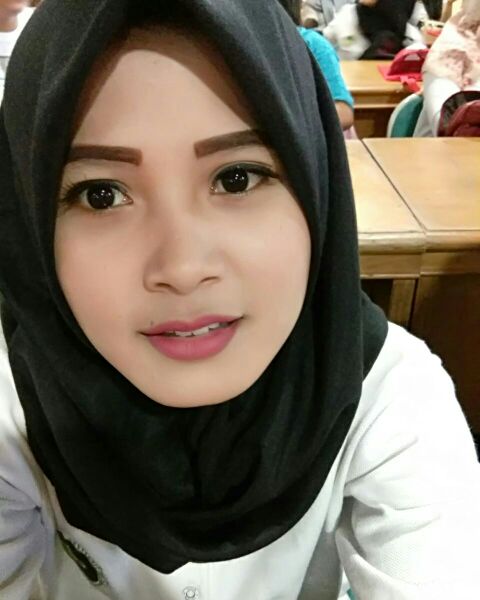 Ayu Stefanatic ayustefanatic