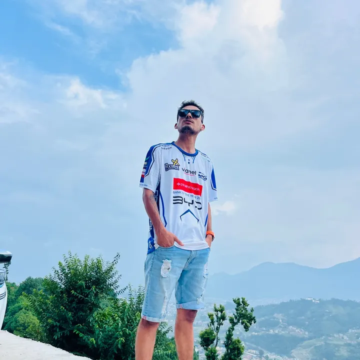 trekking_with_amrit