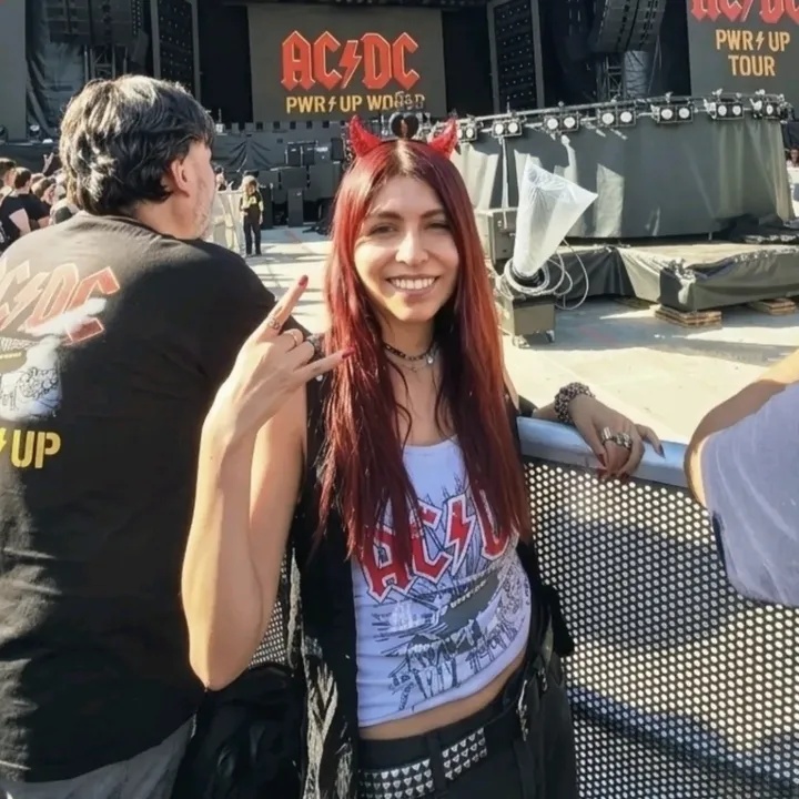 @lachica.delosconciertos