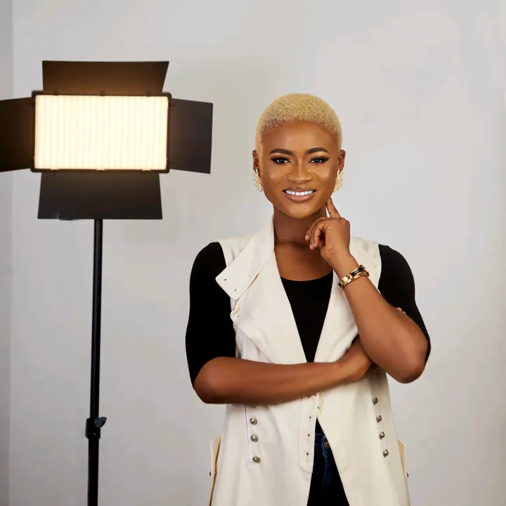 simbiherself_