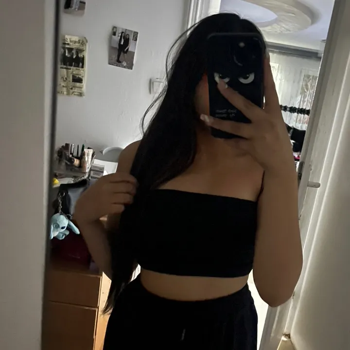 ella_11080