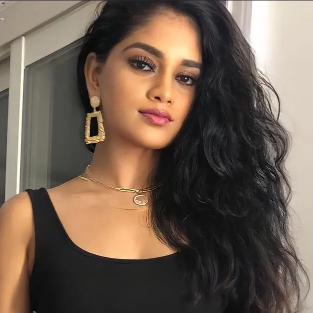 @elakiyaak