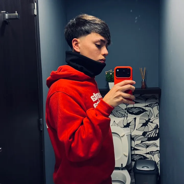 @dylaancorrea