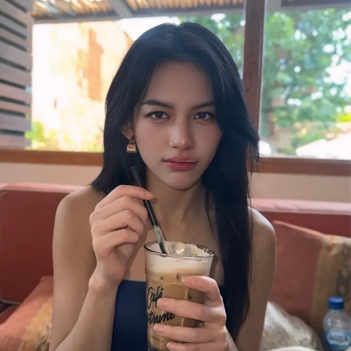 @laniafira_