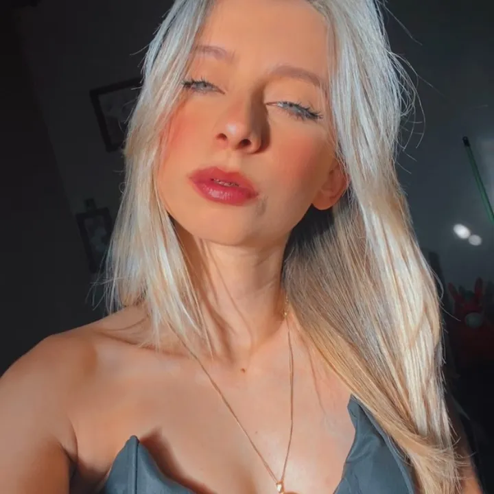 @adrianajessica18