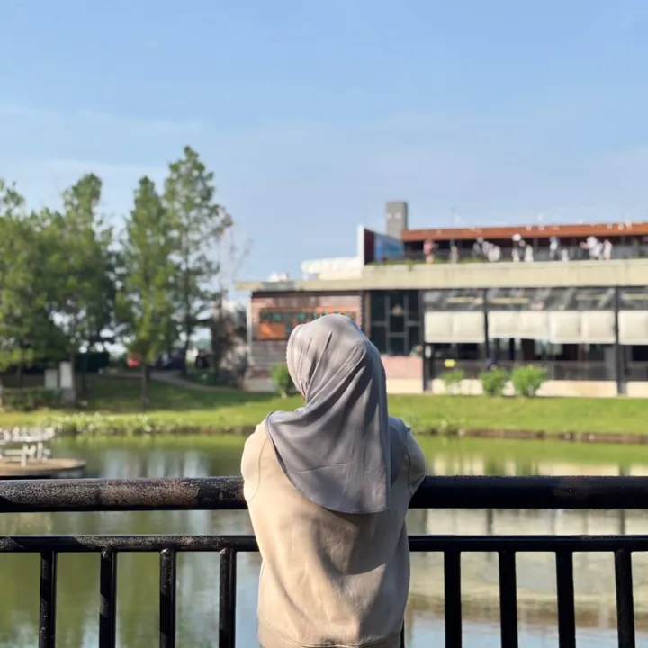 @callmenovi.2