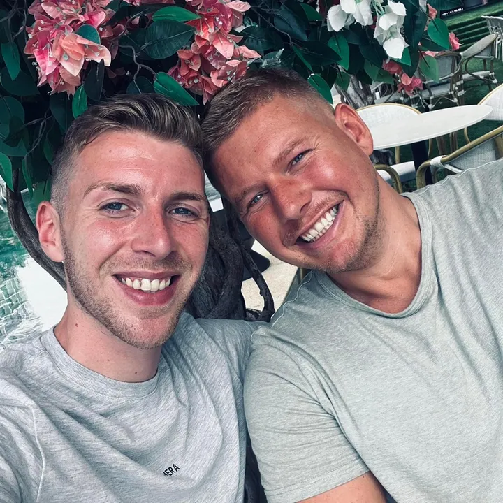 @travelwithchrisandellis