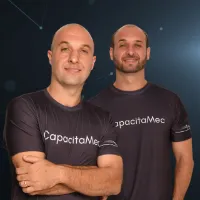 @capacitamec