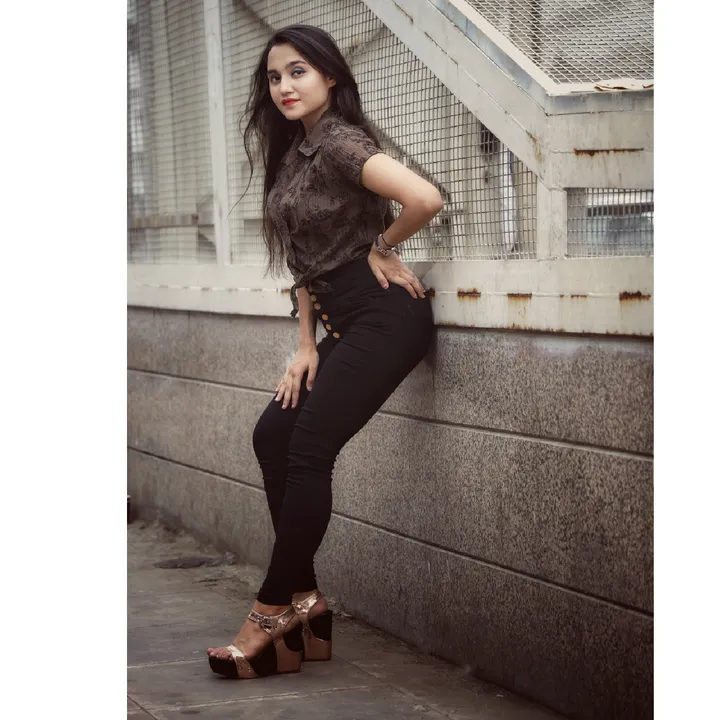 @its_anushka_001