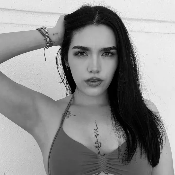 @carlabenitez583